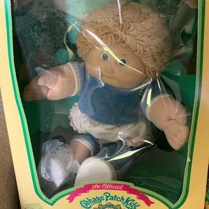 Cabbage patch kids lot.